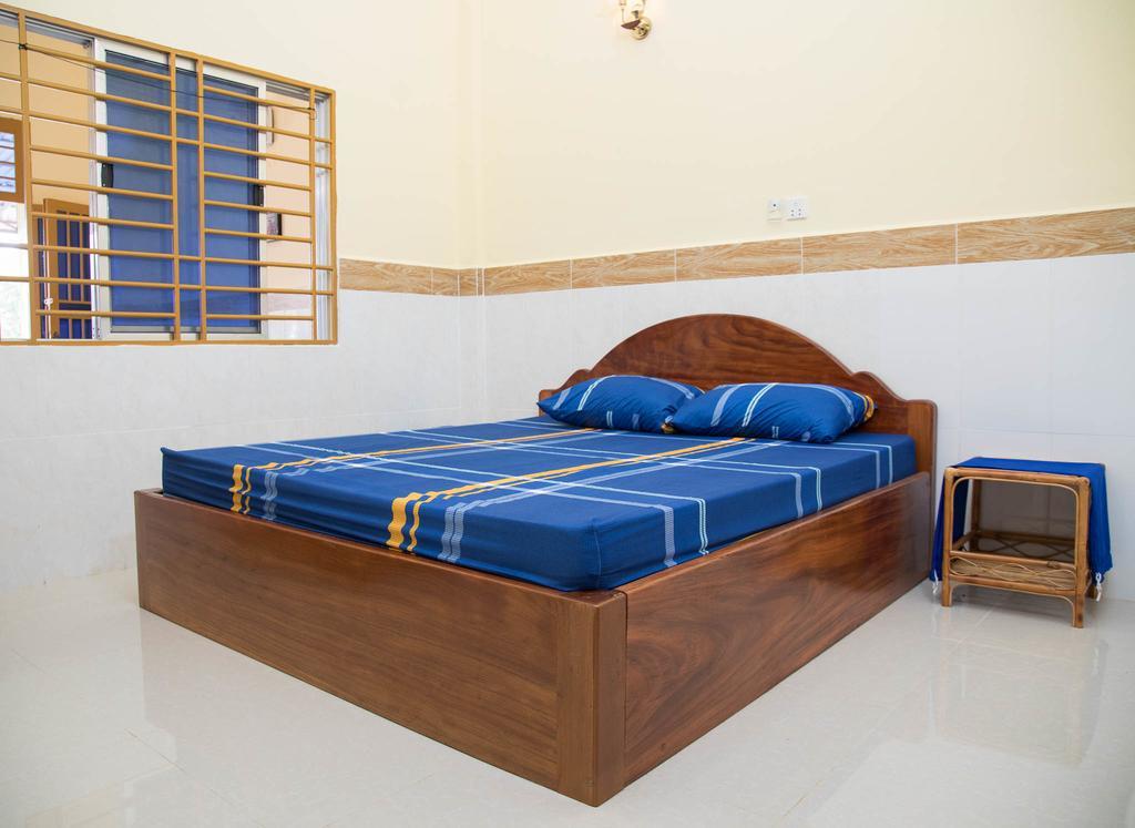 Nomads Guesthouse กำปอต ภายนอก รูปภาพ
